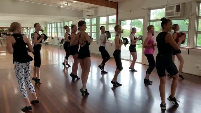 Mackay dance students learn from renowned musical theatre actor