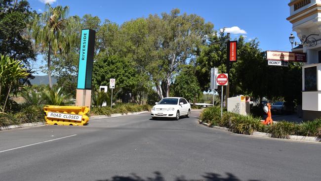 One way traffic along Quay Street outside the Criterion Hotel.