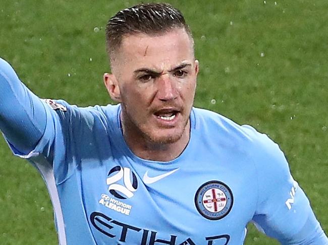 MELBOURNE, AUSTRALIA - NOVEMBER 24: Ross McCormack of the City gestures to the linesman during the round eight A-League match between Melbourne City and Perth Glory at AAMI Park on November 24, 2017 in Melbourne, Australia.  (Photo by Robert Cianflone/Getty Images)