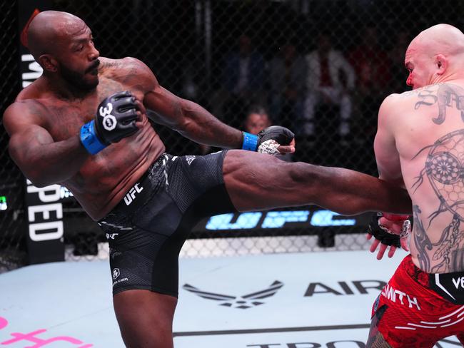 Rountree lands a kick on Anthony Smith. Picture: Jeff Bottari/Zuffa LLC via Getty Images