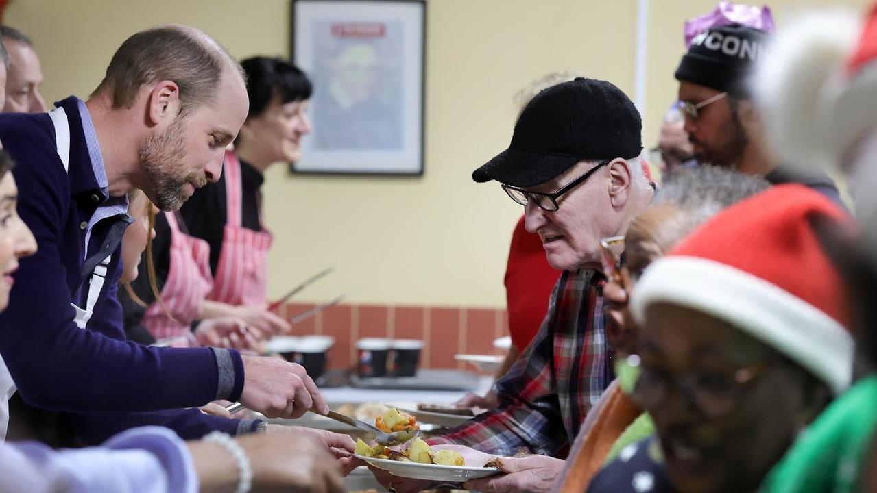 Prince William serving Christmas lunch at @passagecharity in London. Picture: Instagram/princeandprincessofwales