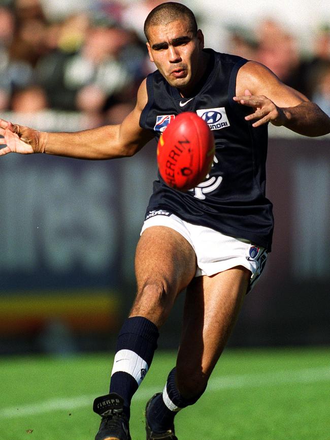 Murphy playing for Carlton.