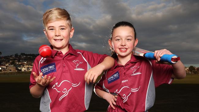 Jarvis Bosworth, 8 and Lainee Callinan, 8 from the Clarence Cricket Club. Picture: Zak Simmonds