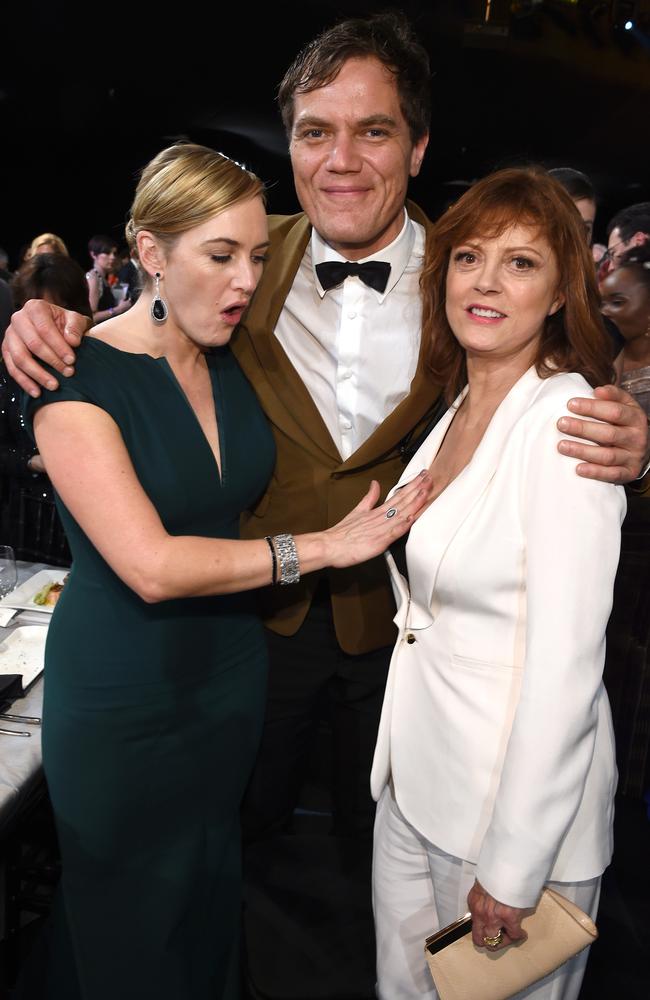 Even Kate Winslet couldn’t believe Susan Sarandon’s bold outfit choice.