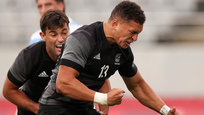 CHOFU, JAPAN - JULY 26: William Warbrick of Team New Zealand celebrates scoring a try during the Men's Pool A Rugby Sevens match between New Zealand and Argentina on day three of the Tokyo 2020 Olympic Games at Tokyo Stadium on July 26, 2021 in Chofu, Tokyo, Japan. (Photo by Dan Mullan/Getty Images)