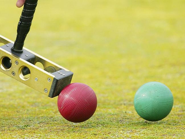 n06os400 d1 Generic Croquet image (croquet, mallet, ball, balls) Picture: MARK STEWART 070731