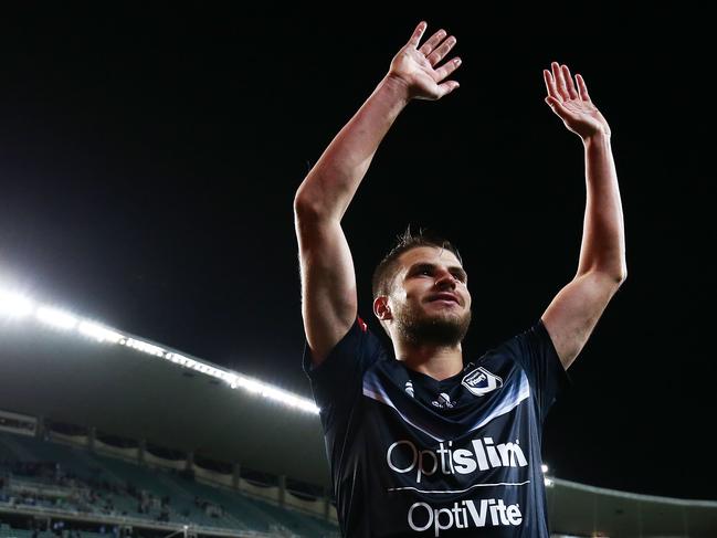 SYDNEY, AUSTRALIA - APRIL 28:  Terry Antonis of the Victory celebrates with fans at full time during the A-League Semi Final match between Sydney FC and Melbourne Victory at Allianz Stadium on April 28, 2018 in Sydney, Australia.  (Photo by Brendon Thorne/Getty Images)