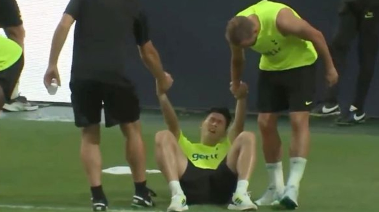 Houve desmaios e vómitos de jogadores do Tottenham durante um treino brutal  dado pelo 'fuzileiro' de Antonio Conte