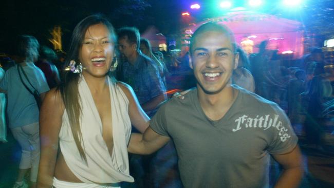 31 Dec 2003 New Year's Eve celebrations at South Bank, Brisbane - Argeli and Eric Bolivar 24 from /Hamilton picdavid/kelly - revellers dancing