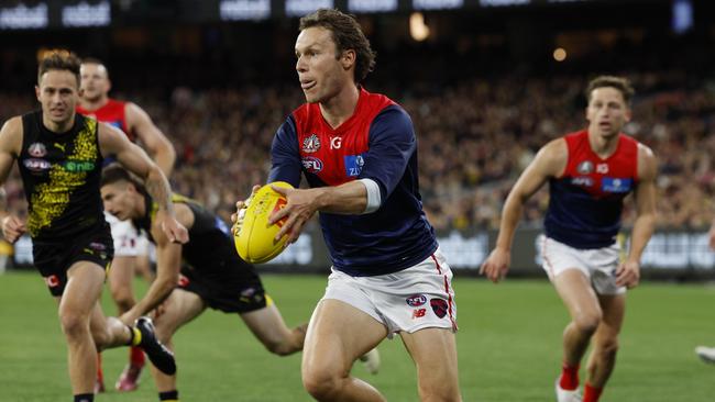 MELBOURNE , AUSTRALIA. April 24, 2024.  AFL.. Anzac Eve.  Richmond vs Melbourne at the the MCG.   Ed Langdon of the Demons     . Pic: Michael Klein