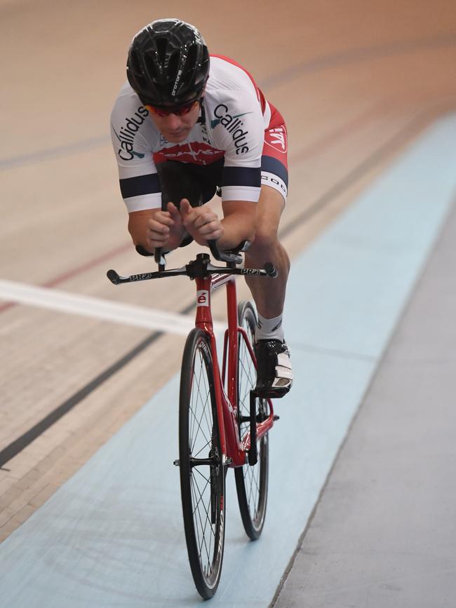 Para-cyclist Darren Hicks at the velodrome. Picture: Tricia Watkinson