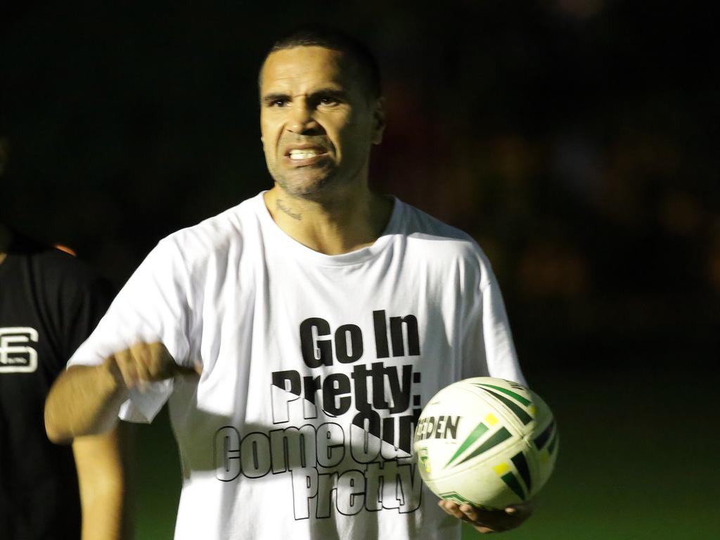 Retired boxer Anthony Mundine has waded into the Folau saga. 