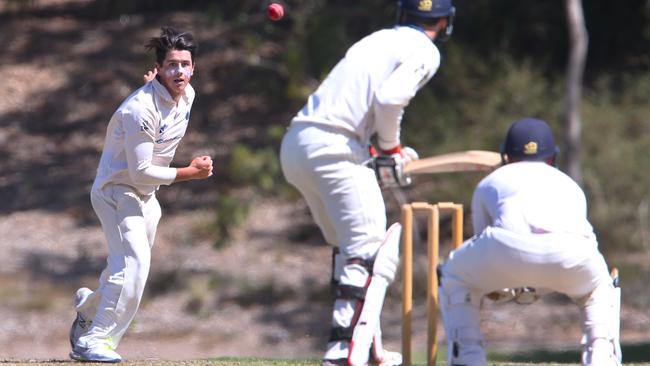 Samuel Pearce in action for Kew during his last stint in 2017. Picture: David Crosling