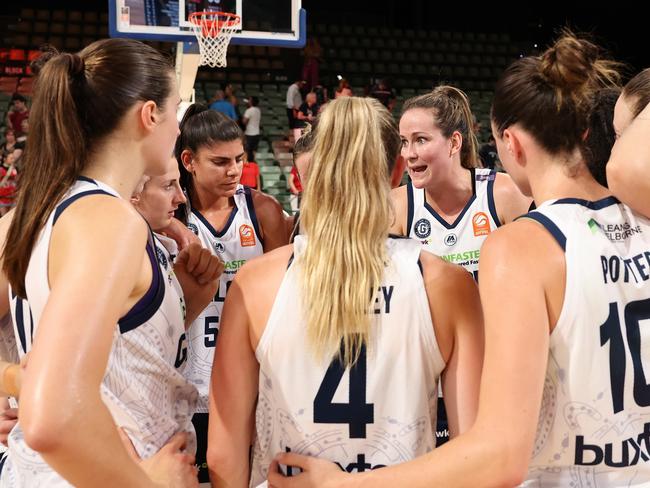 PERTH, AUSTRALIA - DECEMBER 23: Keely Froling of United addresses the team after being defeated during the round eight WNBL match between Perth Lynx and Geelong United at HBF Stadium, on December 23, 2024, in Perth, Australia. (Photo by Paul Kane/Getty Images)