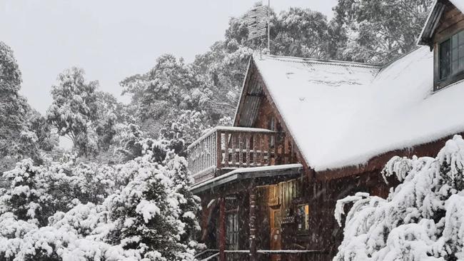 Snow at Cradle Mountain Highlanders Cottages.  Picture: Cradle Mountain Highlanders Cottages