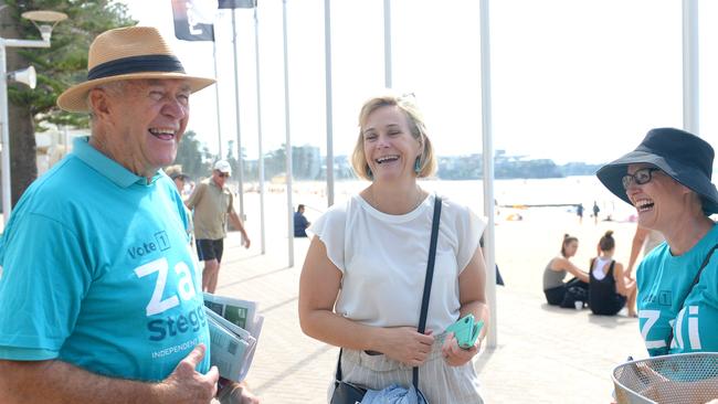 Zali Steggall ‘s volunteers have been out in great number across Warringah. Pictured here with  her father Jack Steggall in Manly. Picture: AAP Image/Jeremy Piper 