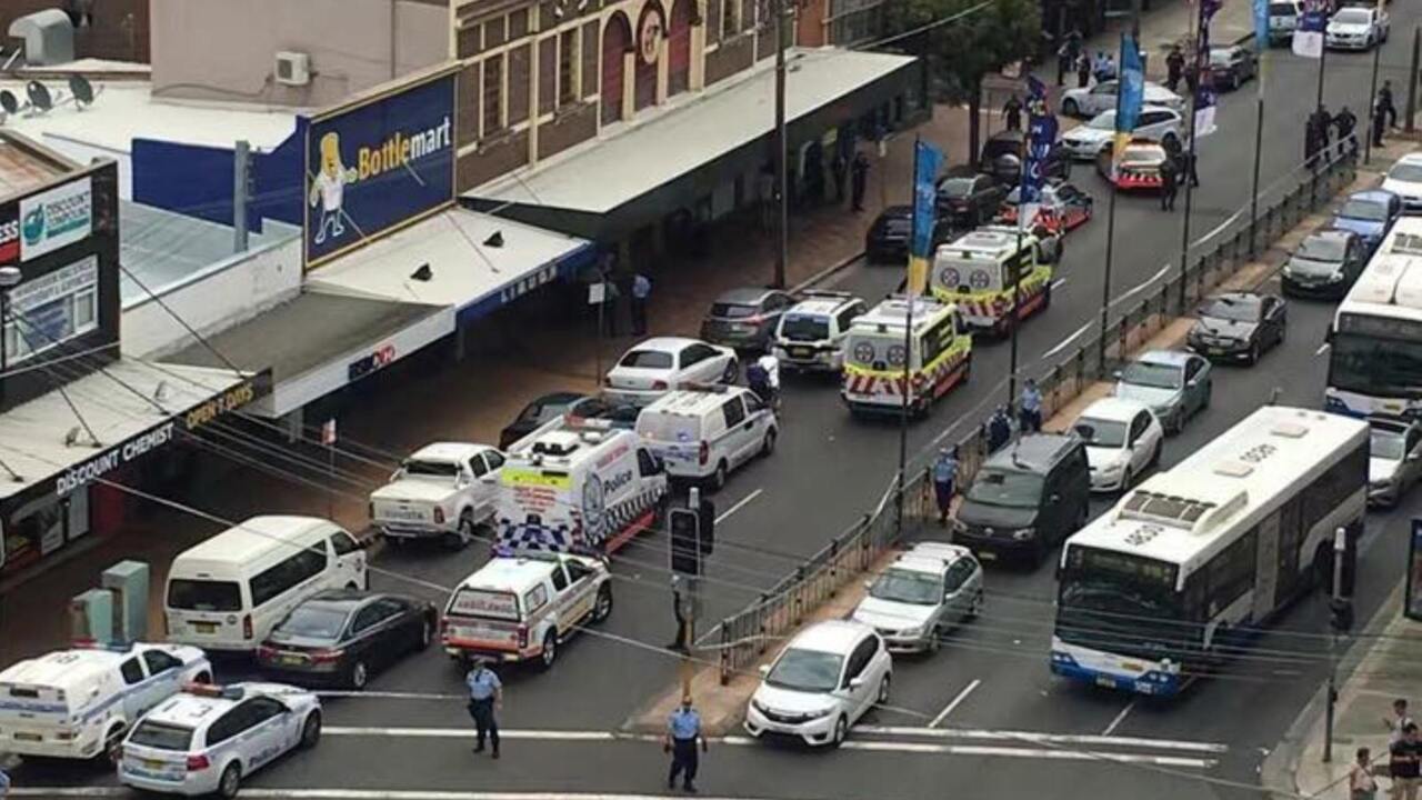 Man Dead, Police Officer Stabbed In Sydney | Sky News Australia