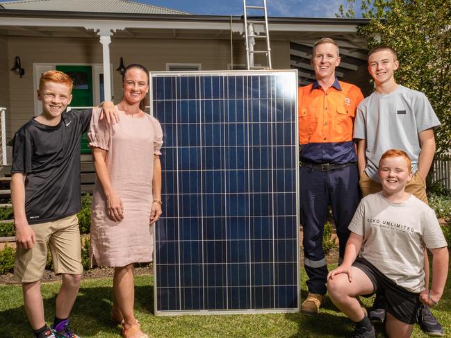 Origin Energy solar installation field supervisor Jack Smyth and his wife Melanie and kids Oliver, 14, Max, 12 and Hunter, 10. Picture: Jason Edwards