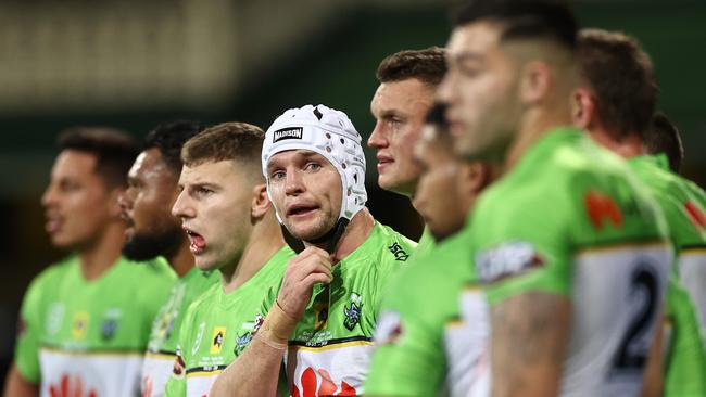 SYDNEY, AUSTRALIA - JULY 16: Jarrod Croker of the Raiders speaks to teammates during the round 10 NRL match between the Sydney Roosters and the Canberra Raiders at the Sydney Cricket Ground on July 16, 2020 in Sydney, Australia. (Photo by Cameron Spencer/Getty Images)