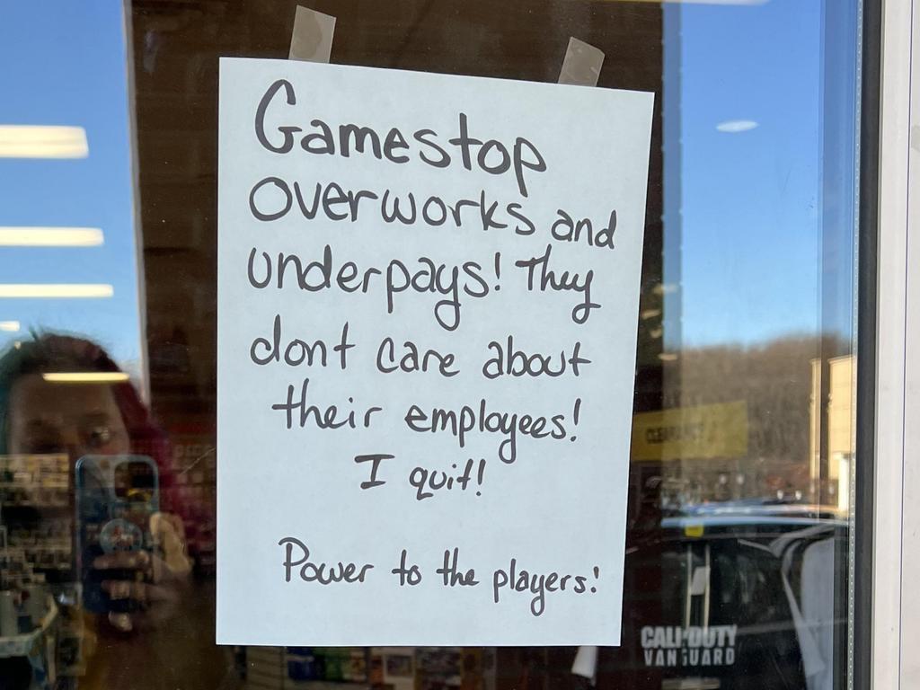 The note was posted to the store’s front door, where it was photographed by a customer and shared on Reddit.