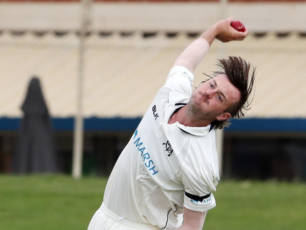 Zak Evans charges in for Victoria in the Sheffield Shield. Picture: Sarah Reed