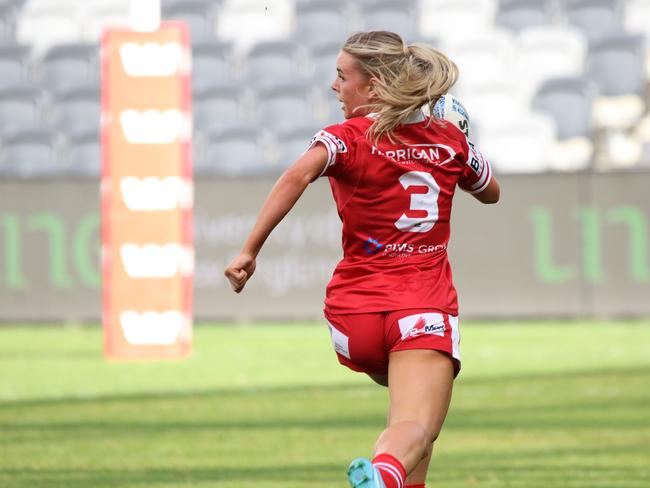 Indie Bostock races away to score for Illawarra. Picture: Warren Gannon Photography