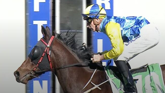 Ben Looker finishes well ahead of the pack on Tony Newing-trained Gogh Fox in race 3 of South Grafton Cup Day at the 2020 July Racing Carnival.