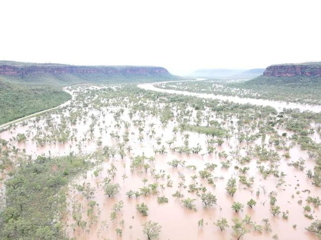 Flooding of the Victoria River at the Victoria River Bridge. Picture: Supplied.