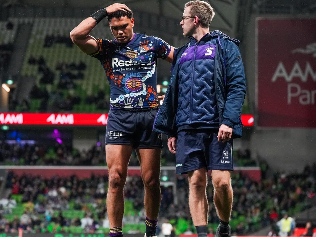 Xavier Coates hobbles from the field. Picture: NRL Photos