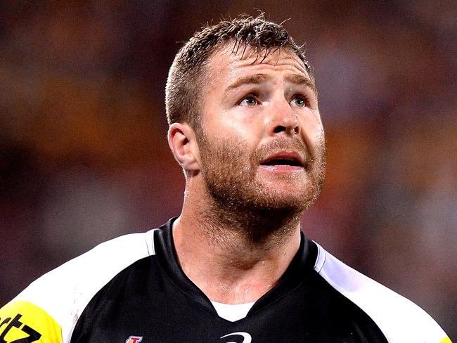 BRISBANE, AUSTRALIA - APRIL 27:  Trent Merrin of the Panthers during the round nine NRL match between the Brisbane Broncos and the Penrith Panthers at Suncorp Stadium on April 27, 2017 in Brisbane, Australia.  (Photo by Bradley Kanaris/Getty Images)