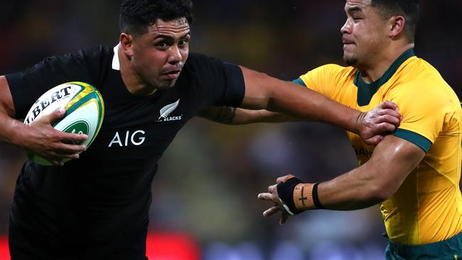 BRISBANE, AUSTRALIA - NOVEMBER 07: Anton Lienert-Brown of the All Blacks makes a run during the 2020 Tri-Nations match between the Australian Wallabies and the New Zealand All Blacks at Suncorp Stadium on November 07, 2020 in Brisbane, Australia. (Photo by Jono Searle/Getty Images)