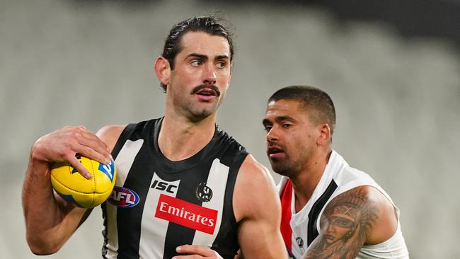 Brodie Grundy of the Magpies competes for the ball during the Round 3 AFL match between the Collingwood Magpies and the St Kilda Saints at the MCG in Melbourne, Saturday, June 20, 2020. (AAP Image/Scott Barbour) NO ARCHIVING, EDITORIAL USE ONLY