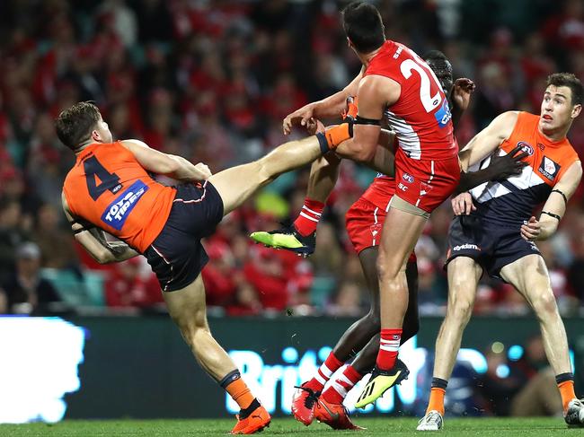 SYDNEY, AUSTRALIA - SEPTEMBER 08:  Toby Greene of the Giants puts his foot out while marking during the AFL Second Elimination Final match between the Sydney Swans and the GWS Giants at Sydney Cricket Ground on September 8, 2018 in Sydney, Australia.  (Photo by Ryan Pierse/Getty Images)