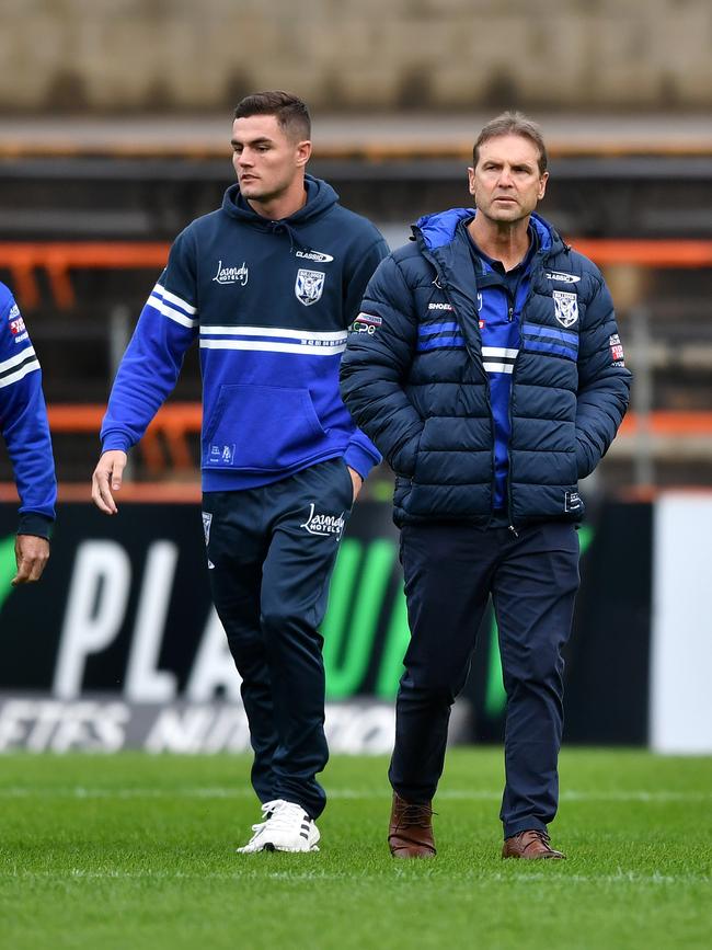 Bulldogs halfback Kyle Flanagan with interim coach Mick Potter during training. Credit: NRL Images.