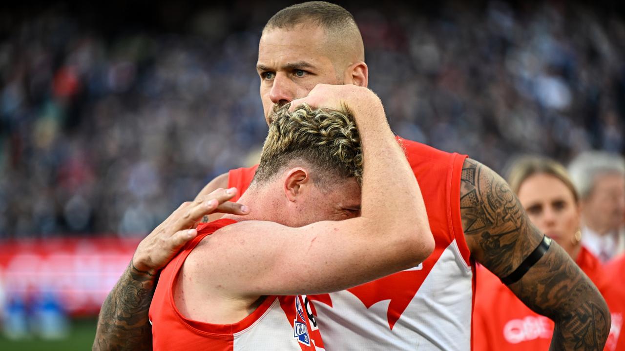 Swans superstar Lance Franklin consoles a devastated Chad Warner after the grand final. Picture: Getty Images