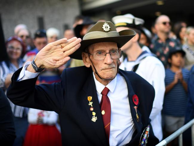 Anzac Day 2021: Brisbane city packed for Anzac parade