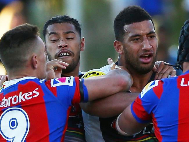 SYDNEY, AUSTRALIA - AUGUST 18:  Panthers and Knights players fight during the round 23 NRL match between the Penrith Panthers and the Newcastle Knights at Panthers Stadium on August 18, 2018 in Sydney, Australia.  (Photo by Matt Blyth/Getty Images)