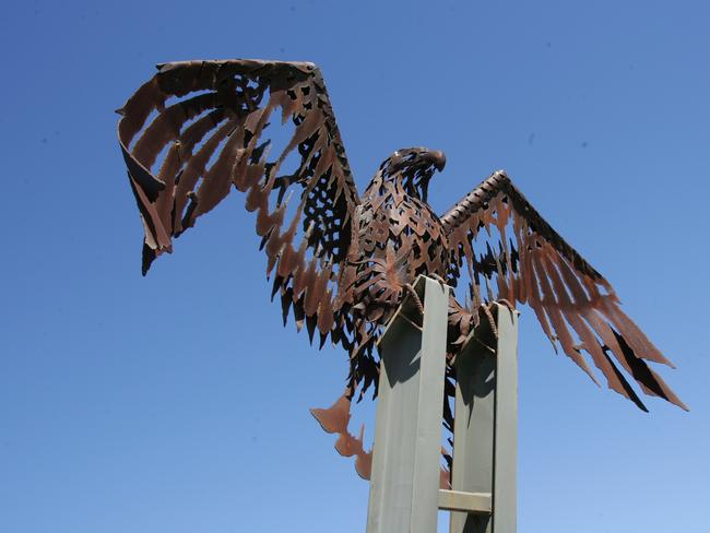 Pic for 'On Our Watch'. The eagle memorial atop Kirra hill.