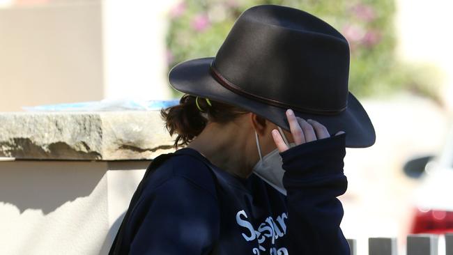 Natalie Portman leaving her Vaucluse rental home to hop into a limo. Picture: Matrix Media Group