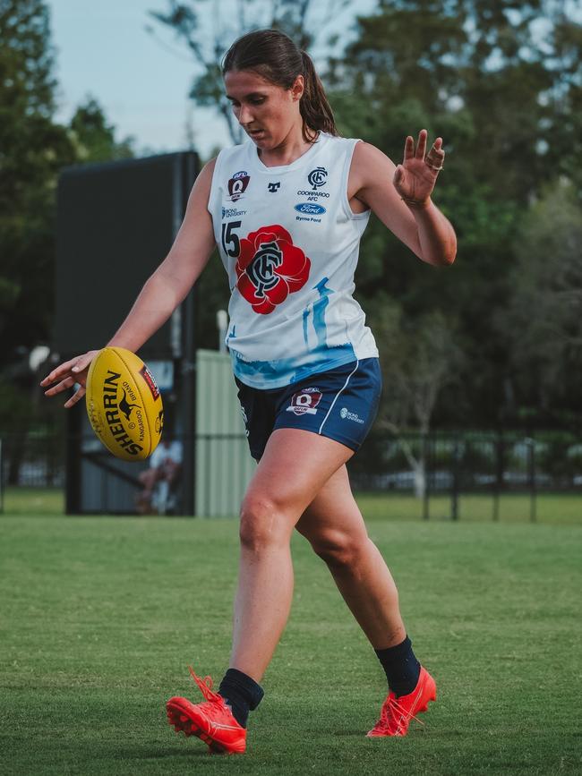 Coorparoo Kings QAFLW player Ayla Fetahagic in action. Picture: Clyde Scorgie/Brooke Sleep Media.