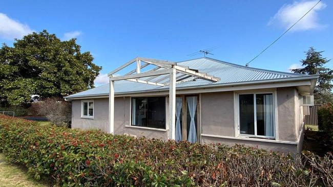 This Stanthorpe house is listed for $575 a week