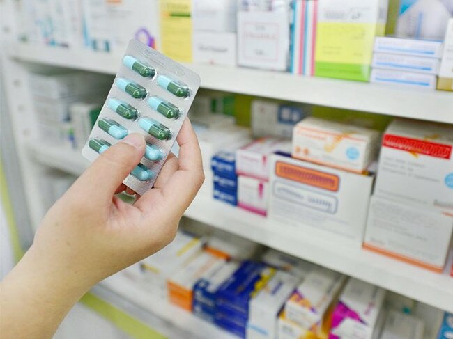 Up to 175 NQ pharmacists may be able to prescribe everyday and some chronic medications later this year, because of a new graduate certificate course.