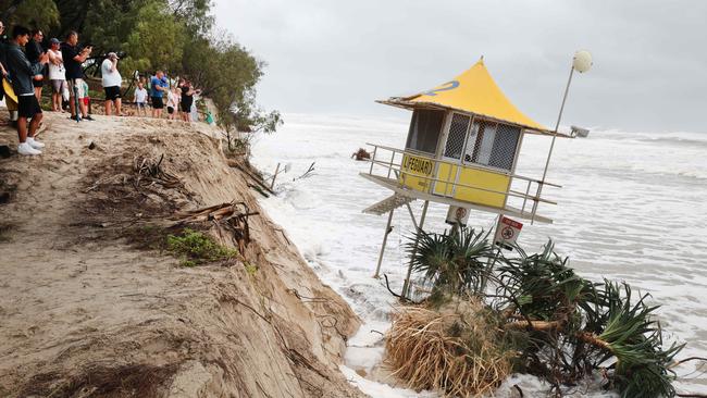 Gold Coast starting to feel the wrath of Cyclone Alfred, lurking just off the coast. Main Beach bears the brunt of Cyclone . Lifeguard Tower 42 at Phillip Park falls in. Picture Glenn Hampson