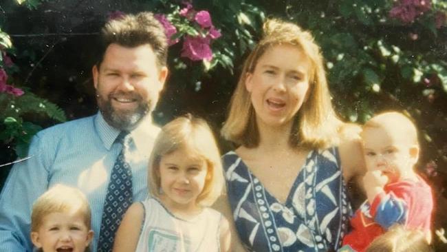 Former Maryborough MP Chris Foley and wife Glenys with their children.