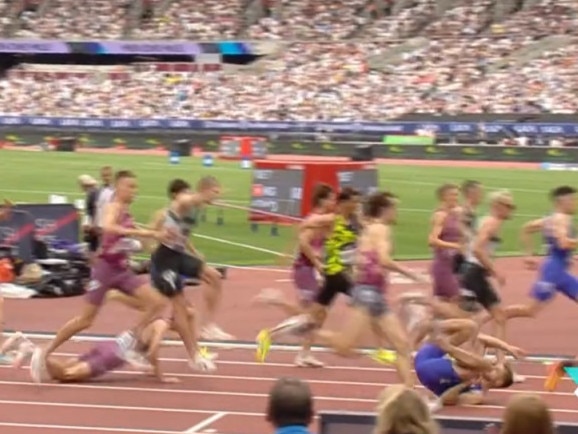 Three runnners went down early. Photo: Twitter.
