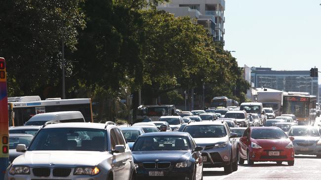 Queues of traffic on Ann Street (looking towards Fortitude Valley) in Brisbane CBD. (AAP Image/Claudia Baxter)