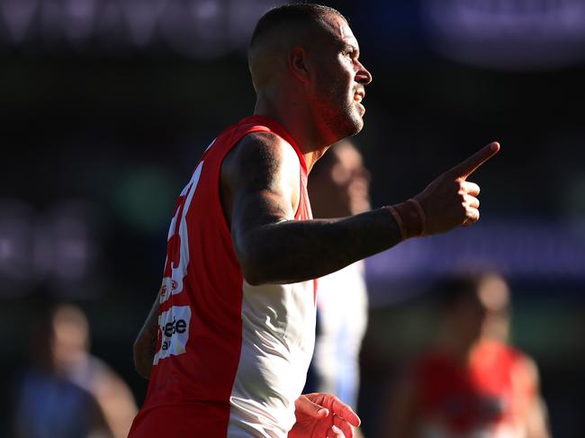 Swans legend to undergo finger operation