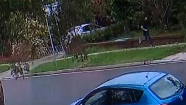 The man can be seen running back in the direction the woman was followed. Picture: 7 News