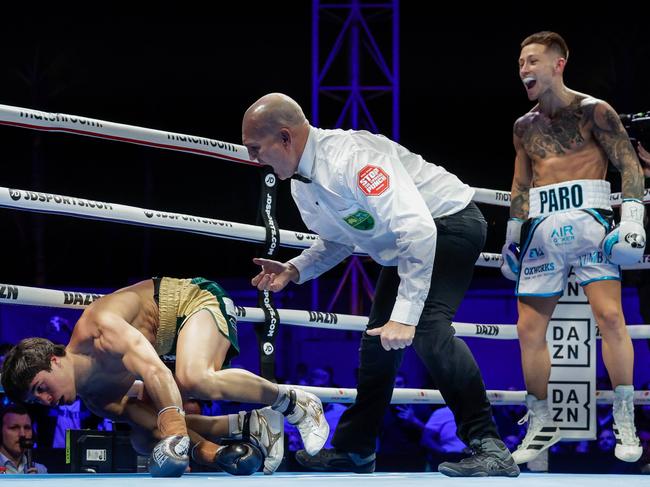 Paro (R) celebrates his brutal knockout win over Jarvis (L). Picture: Russell Freeman/Getty Images