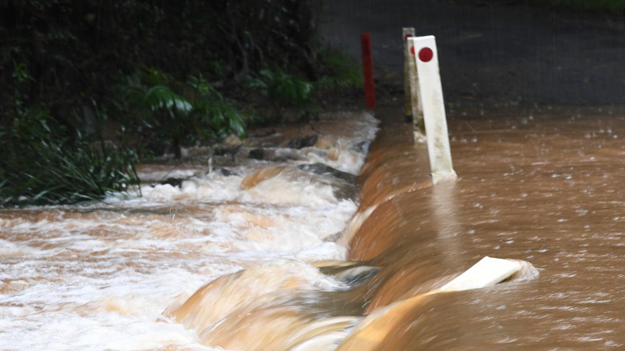 Qld Weather 171 Deluge As Monsoon Trough Hovers Over Cape Gold Coast Bulletin 